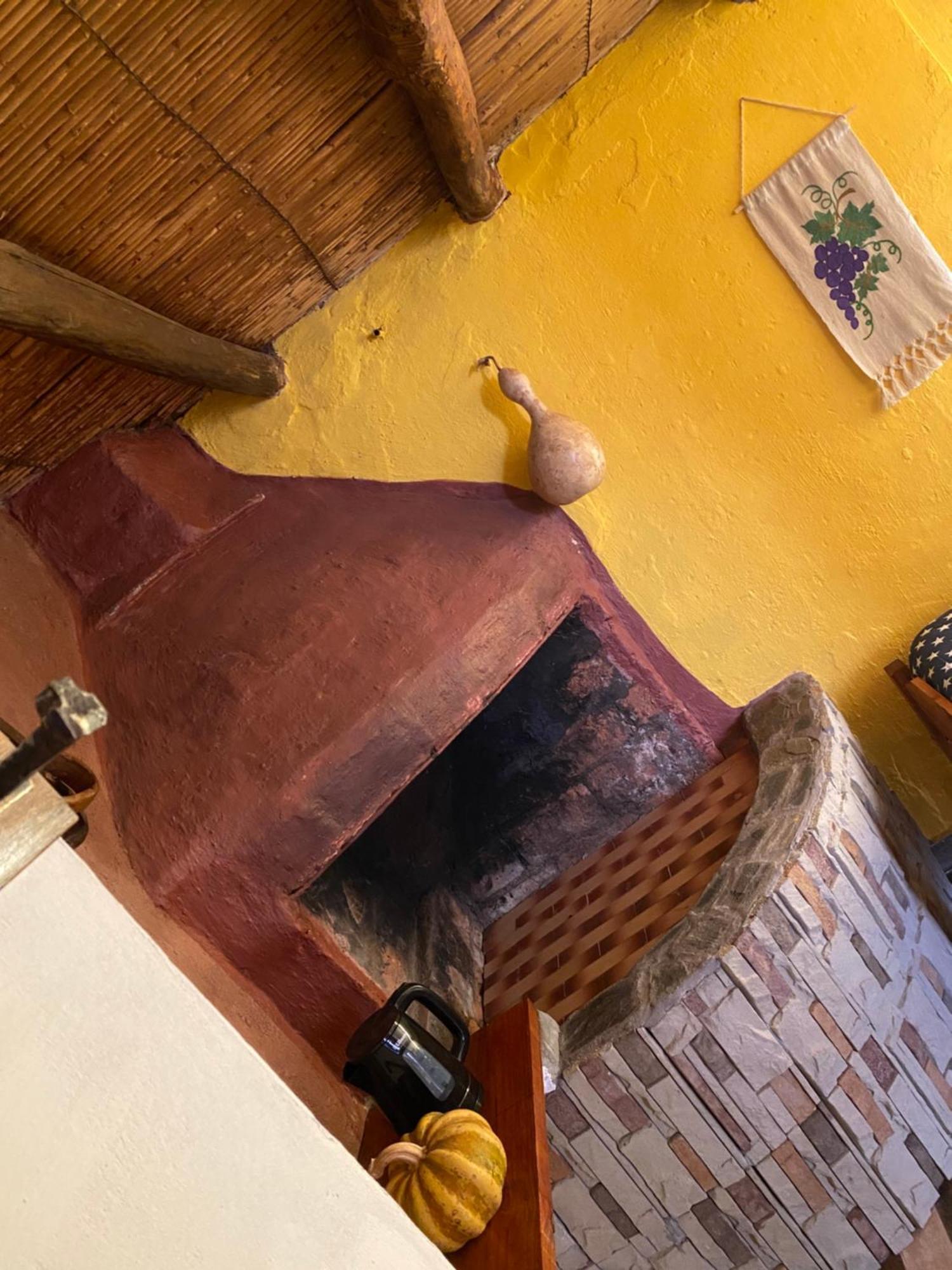 Farm stay Munay Ecohostal - De Adobe